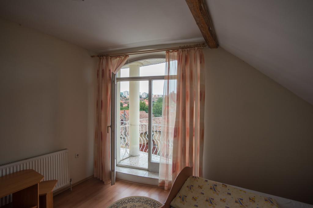 Hotel Béluci Panzió Odorheiu Secuiesc Esterno foto