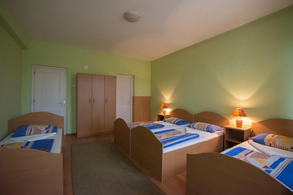 Hotel Béluci Panzió Odorheiu Secuiesc Esterno foto