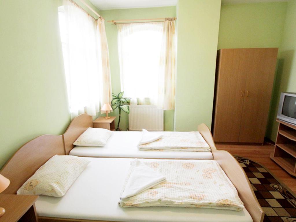 Hotel Béluci Panzió Odorheiu Secuiesc Esterno foto